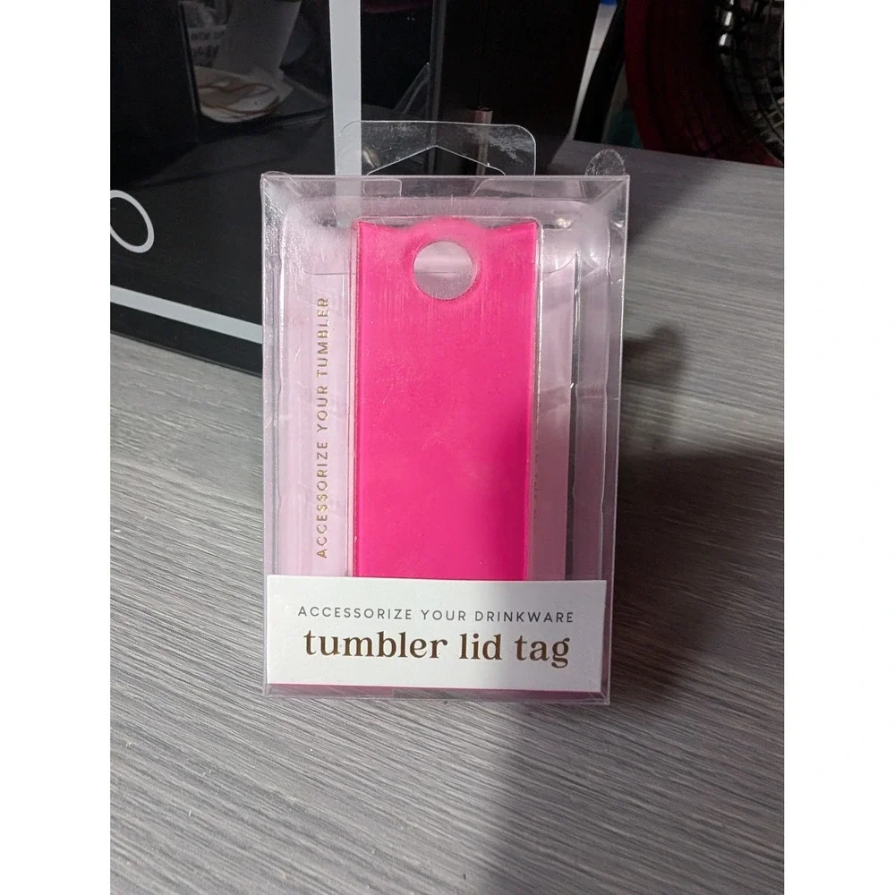 Essentials On The Go Pink Wavy Tumbler Pouch and Lid Tag Set for 40oz Cups NIB